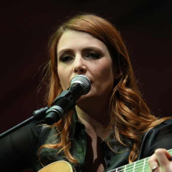 Elodie Frégé - Concert de la 11e édition des Trophées de la fédération des APAJH au Carrousel du Louvres à Paris le 10 novembre 2015. © CVS / Bestimage