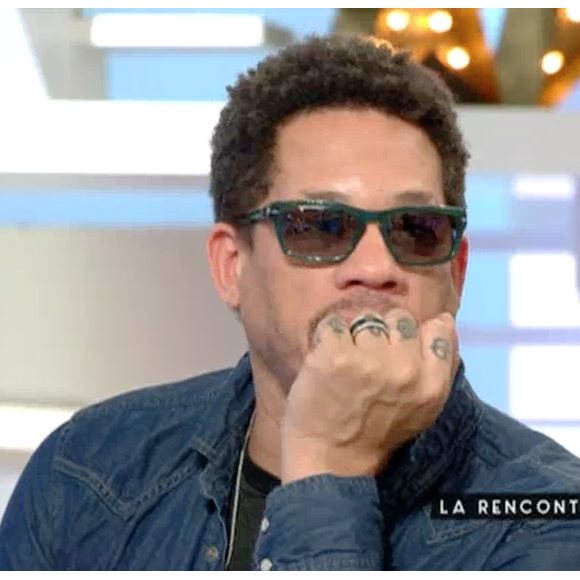 Le rappeur JoeyStarr avoue avoir eu des préjugés sur Elodie Frégé. Emission "C à vous" sur France 5, le 12 janvier 2016.