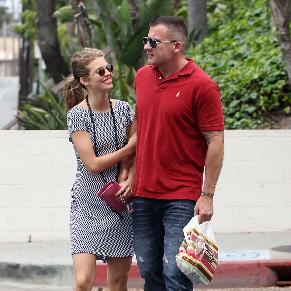 AnnaLynne McCord et Dominic Purcell dans les rues de Los Angeles, le 1er juin 2012