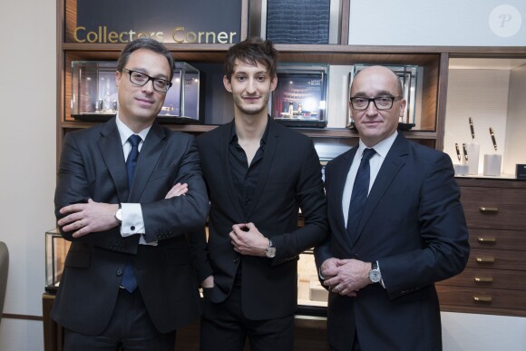 Exclusif - Jean-Sébastien Gérondeau (directeur général de Montblanc France), Pierre Niney et Nicolas Baretzki - Inauguration du nouveau concept de boutique Montblanc réalisé par le designer Noé Duchaufour-Lawrance, au 12 Boulevard des Capucines à Paris, le 14 janvier 2016. ©Olivier Borde/Bestimage