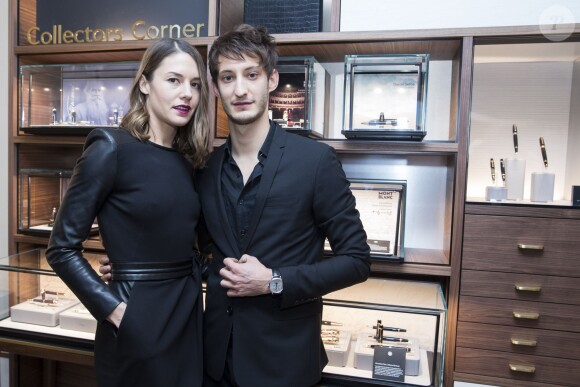 Exclusif - Pierre Niney et sa compagne Natasha Andrews - Inauguration du nouveau concept de boutique Montblanc réalisé par le designer Noé Duchaufour-Lawrance, au 12 Boulevard des Capucines à Paris, le 14 janvier 2016. ©Olivier Borde/Bestimage