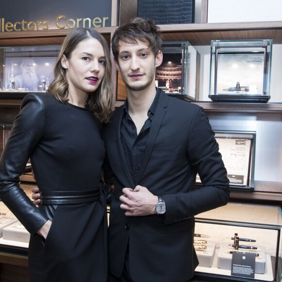 Exclusif - Pierre Niney et sa compagne Natasha Andrews - Inauguration du nouveau concept de boutique Montblanc réalisé par le designer Noé Duchaufour-Lawrance, au 12 Boulevard des Capucines à Paris, le 14 janvier 2016. ©Olivier Borde/Bestimage