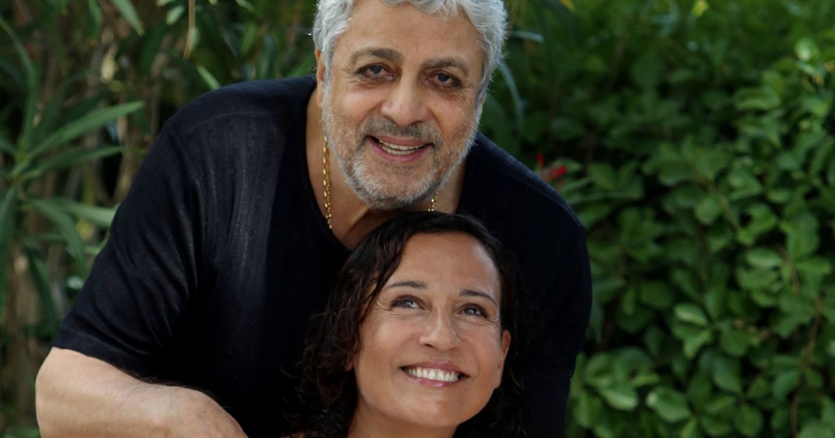 Exclusif - Enrico Macias et sa fille Jocya posent à l'hôtel Mas