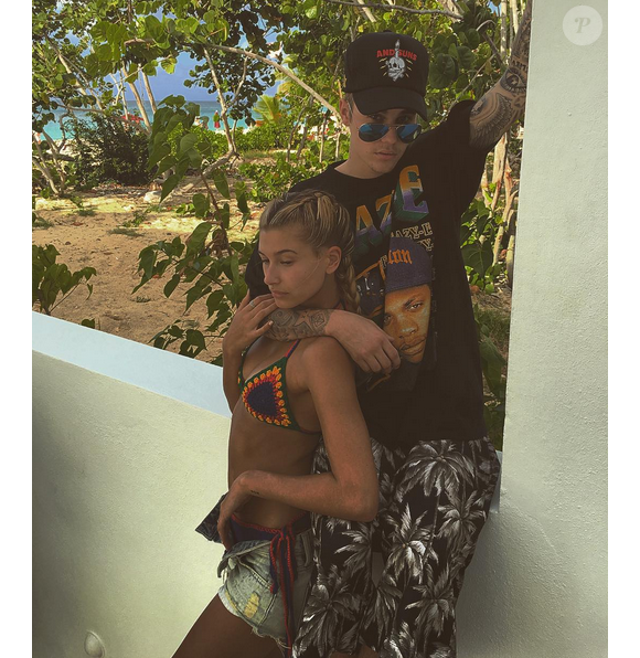 Justin Bieber, très proche de Hailey Baldwin, lors de leurs vacances à St-Barthélémy, en décembre 2015.