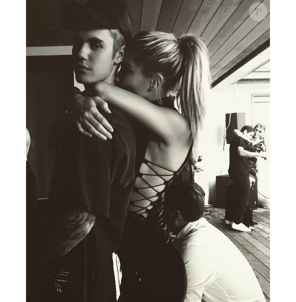 Justin Bieber, très proche de Hailey Baldwin, lors de leurs vacances à St-Barthélémy, en décembre 2015.