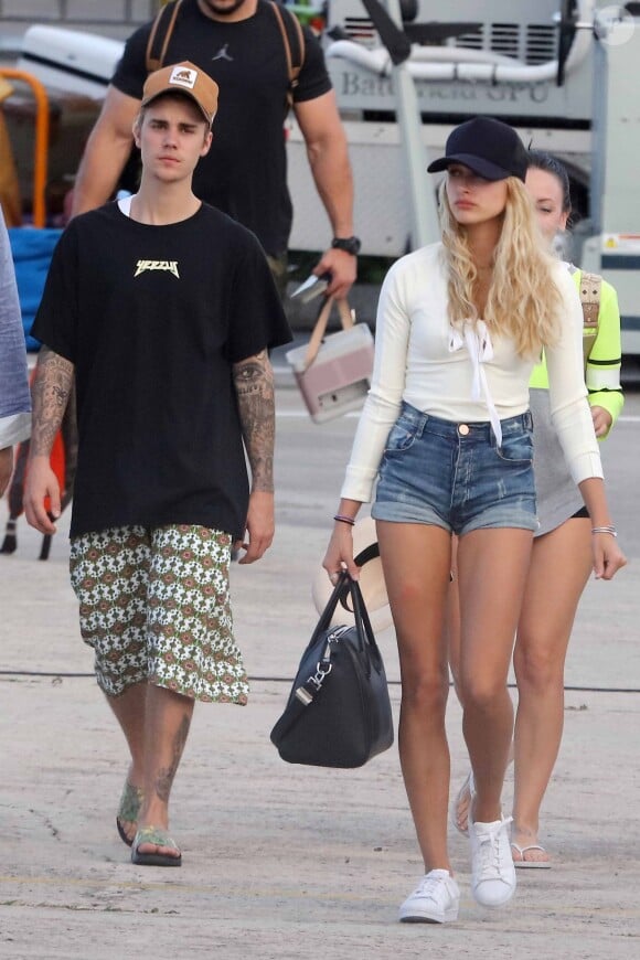 Justin Bieber et Hailey Baldwin vont prendre un jet privé à St Barts, le 1er janvier 2016