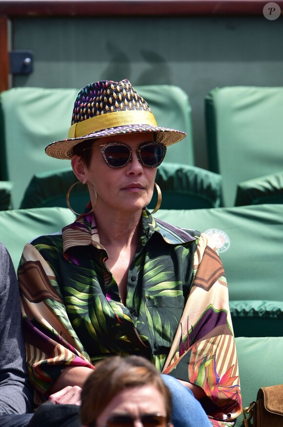 Cristina Cordula - People dans les tribunes des Internationaux de France de tennis de Roland Garros le 3 juin 2015.