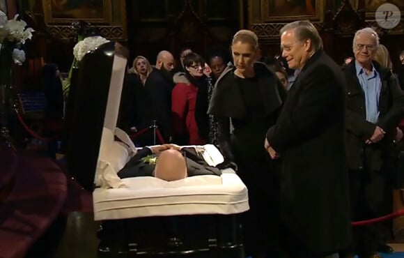 Céline Dion, auprès de la dépouille de son époux décédé René Angélil lors de la chapelle ardente qui se tenait à la basilique Notre-Dame de Montréal, le 21 janvier 2016