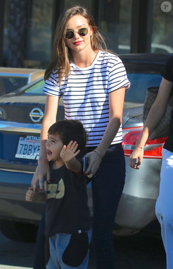 Orlando Bloom et son ex femme Miranda Kerr passent une journée en famille pour leur fils Flynn à Malibu, le 1er novembre 2015