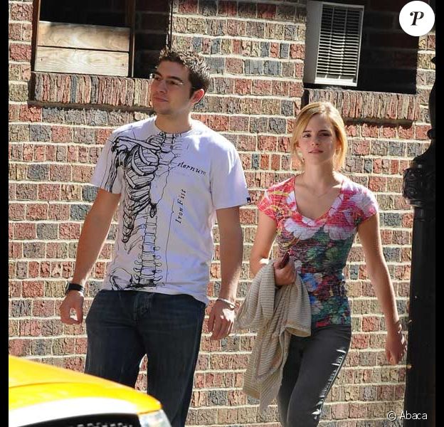 Emma Tue Par Son Petit Copain REPORTAGE PHOTOS : Emma Watson, un nouveau petit copain ? - Purepeople