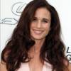 Andie MacDowell - 25e EMA Awards aux Studios Warner Bros à Burbank le 24 octobre 2015.
