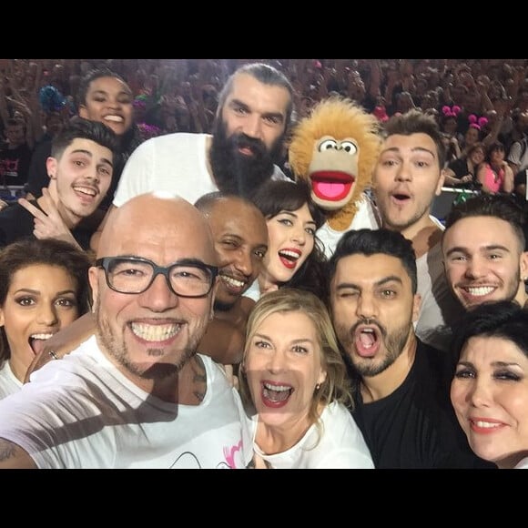 Pascal Obispo, Sébastien Chabal, Nolwenn Leroy, Michèle Laroque, Soprano, Jeff Panacloc, Tal, Liane Foly, lors du dernier concert des Enfoirés en 2016, à l'AccorHotels Arena de Paris - Photo publiée le 25 janvier 2016