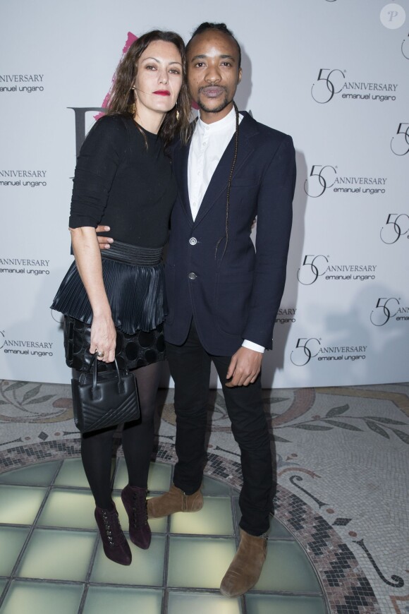 Karole Rocher et son fils adoptif Thierno - Photocall de la soirée des 50 ans d'Ungaro et lancement du nouveau parfum "La Diva" au Petit Palais à Paris, le 26 janvier 2016. © Olivier Borde/Bestimage