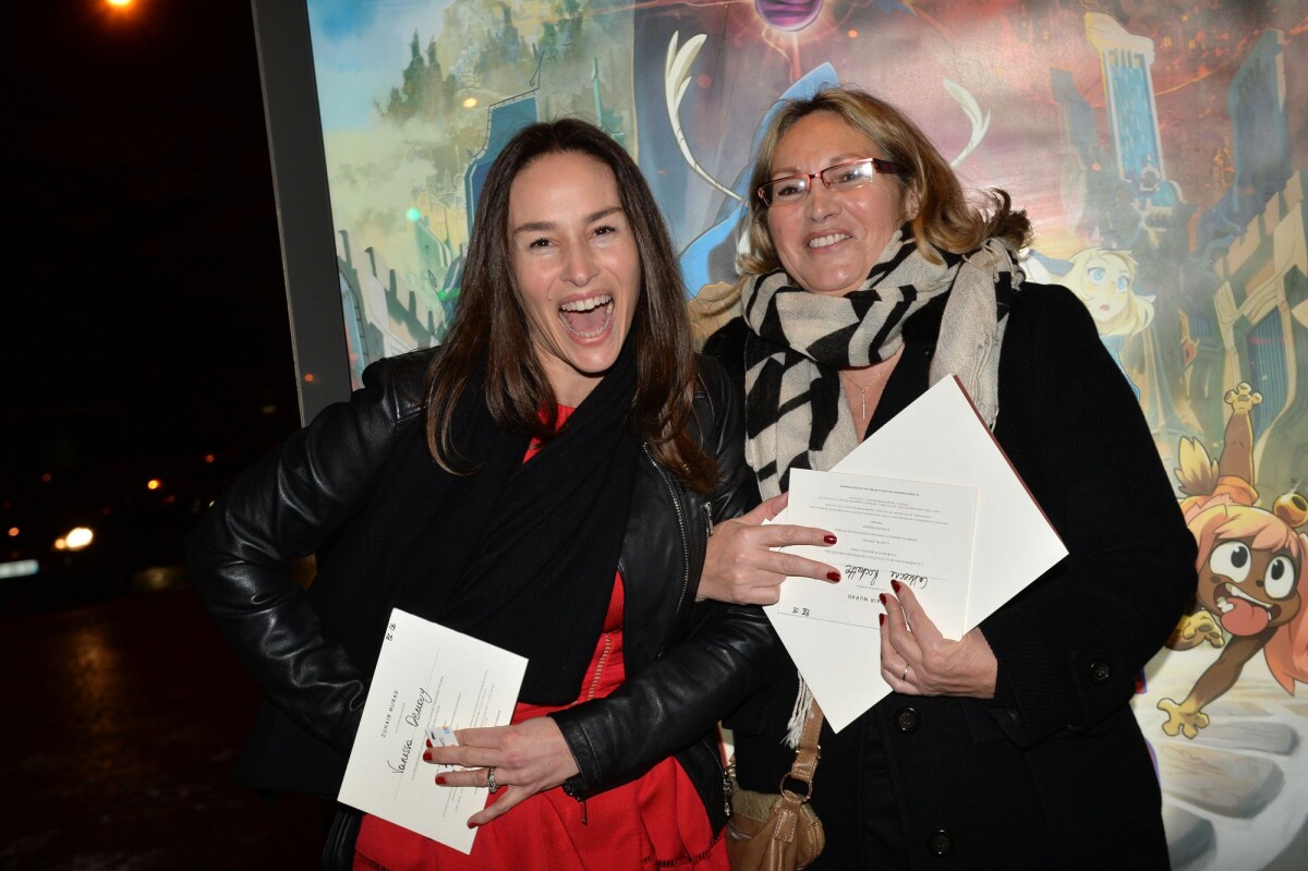 Photo : Exclusif - Vanessa Demouy et Catherine Rochette (directrice de la  rédaction du magazine Glint) à la sortie du défilé Zuhair Murad à Paris le  27 janvier 2016. ©CVSVeerenBestimage - Purepeople