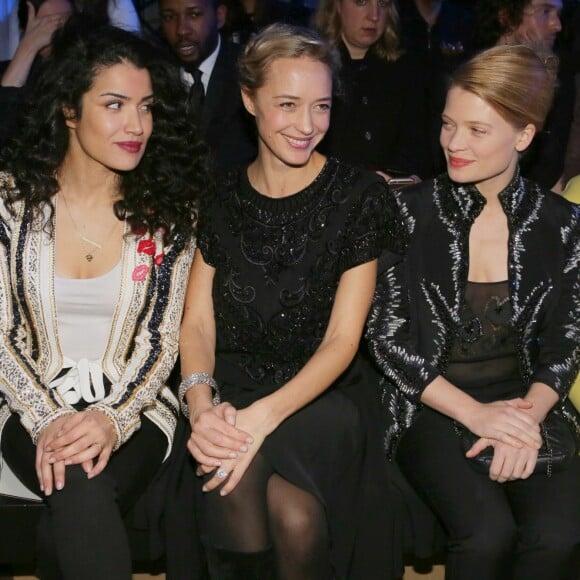 Sabrina Ouazani, Hélène de Fougerolles et Mélanie Thierry au défilé haute couture Zuhair Murad collection printemps-été 2016 à l'hôtel Potocki à Paris, le 27 janvier 2016. ©CVS/Veeren/Bestimage