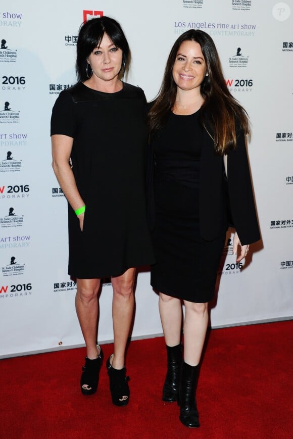 Shannen Doherty et Holly Marie Combs lors de la soirée d'ouverture du LA Art Show à Los Angeles, le 27 janvier 2016.