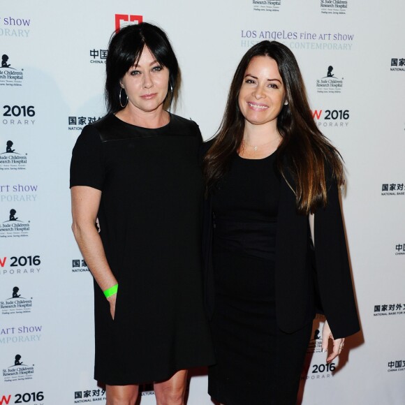 Shannen Doherty et Holly Marie Combs lors de la soirée d'ouverture du LA Art Show à Los Angeles, le 27 janvier 2016.