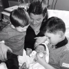 Coleen Rooney avec ses enfants Kai, Klay et Kit à la maternité après la naissance du petit dernier - Photo publiée le 28 janvier 2016