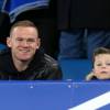 Wayne Rooney avec son fils Kai lors de la rencontre entre Everton et Crystal Palace à Goodison Park à Liverpool, le 7 décembre 2015
