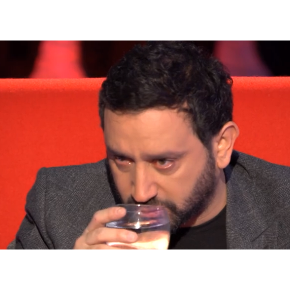 Le présentateur Cyril Hanouna fond en larmes en évoquant sa grand-mère. Extrait de l'émission "Le Divan", présentée par Marc-Olivier Fogiel sur France 3 et diffusée le 9 février prochain.