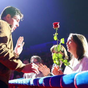 Pauline Ducruet (avec à ses côtés sa mère la princesse Stéphanie de Monaco et sa soeur Camille Gottlieb) face au clown Tonito Alexis, lauréat d'un Junior d'or, lors de la cérémonie de remise de prix (les Junior) de la 5e édition du festival New Generation à Monaco, le 31 janvier 2016, sous le chapiteau de Fontvieille. © Olivier Huitel/Pool Restreint/Bestimage