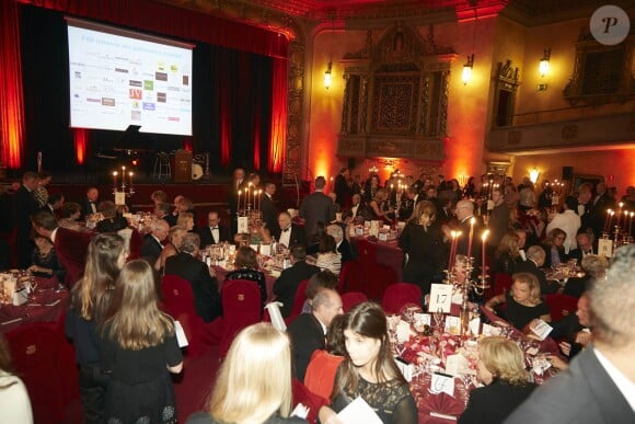 Image du dîner de gala de l'association FXB International au Plaza à Bruxelles le 30 janvier 2016, avec la participation de la princesse Astrid de Belgique et de Charlotte Casiraghi.