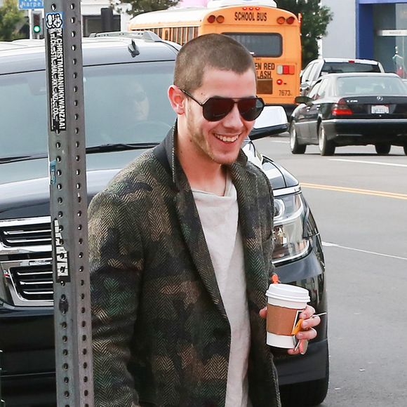 Nick Jonas - Wilmer Valderrama retrouve les Jonas Brothers (Nick et Joe Jonas) à Los Angeles le 11 janvier 2016