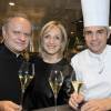 Benoît Violier, avec sa femme et Joël Robuchon - Photo publiée le 20 décembre 2013 @ Restaurant de l'Hôtel de Ville de Crissier - Benoît Violier