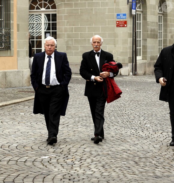 Le chef Anton Mosimann (à droite) aux obsèques du chef Benoît Violier en la cathédrale de Lausanne le 5 février 2016.