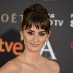 Penelope Cruz (robe de la marque Atelier Versace) - 30ème cérémonie des prix Goya à l'auditorium du Madrid Marriott à Madrid, le 6 février 2016.