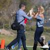 Britney Spears regarde ses fils jouer au football avec son frère Bryan et sa nièce Lexie à Los Angeles le 6 février 2016.