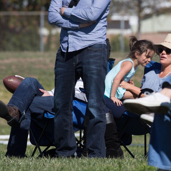 Britney Spears regarde ses fils jouer au football avec son frère Bryan et sa nièce Lexie à Los Angeles le 6 février 2016.