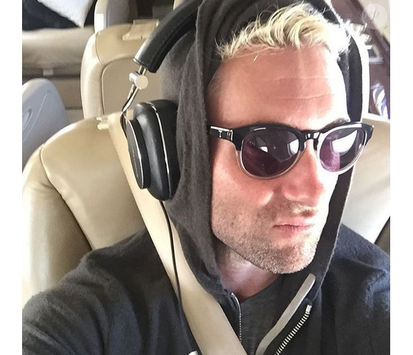 Adam Levine, les cheveux blond platine. Photo publiée sur Instagram au mois de janvier 2015.