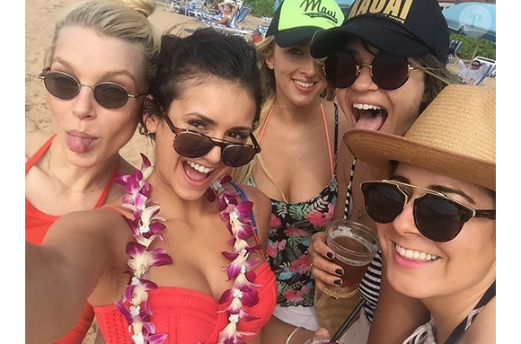 Nina Dobrev en vacances à Hawaï avec ses copines Jessica Szohr et Jessica Stam. Photo publiée sur Instagram à la fin du mois de janvier 2016.