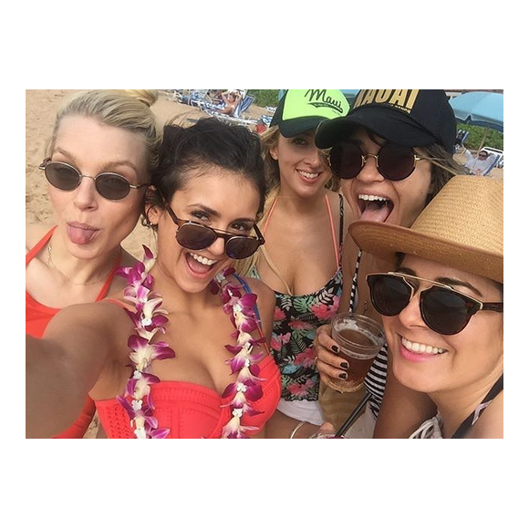 Nina Dobrev en vacances à Hawaï avec ses copines Jessica Szohr et Jessica Stam. Photo publiée sur Instagram à la fin du mois de janvier 2016.