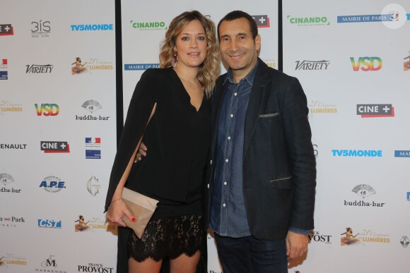 Zinedine Soualem et sa compagne Caroline Faindt - Photocall de la 21e cérémonie des prix Lumière 2016 à l'espace Pierre Cardin à Paris le 8 février 2016