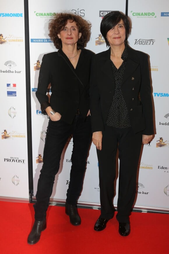 Elisabeth Perez et Catherine Corsini - Photocall de la 21e cérémonie des prix Lumière 2016 à l'espace Pierre Cardin à Paris le 8 février 2016
