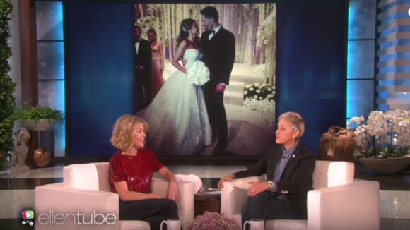 Sur le plateau de l'émission de Ellen DeGeneres, Julie Bowen revient sur le mariage dément de sa partenaire de scène Sofia Vergara et son beau Joe Manganiello. Vidéo publiée sur Youtube, le 8 février 2016.