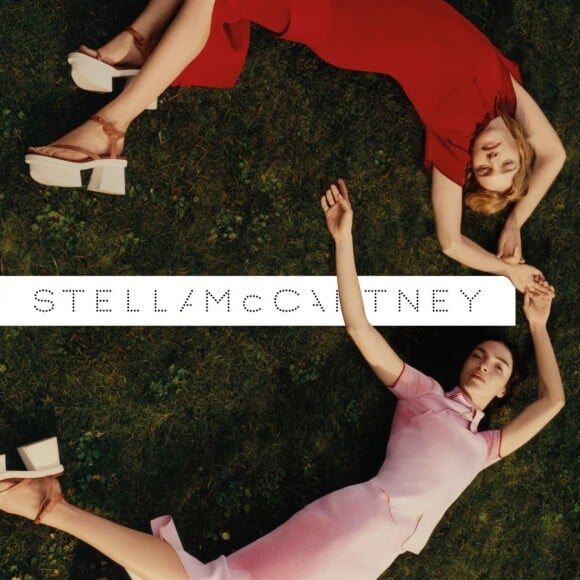 Natalia Vodianova et Mariacarla Boscono sont les visages de la campagne été 2016 de Stella McCartney. Photo par Harley Weir.