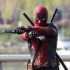 Ryan Reynolds tourne des scènes d'action du film "Deadpool" sur un viaduc à Vancouver, le 7 avril 2015 dans le rôle du mercenaire Marvel.