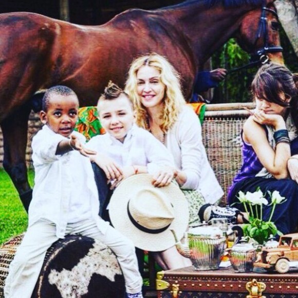 Madonna avec ses enfants Lourdes, Rocco et David, au Malawi - Photo publiée le 11 février 2016