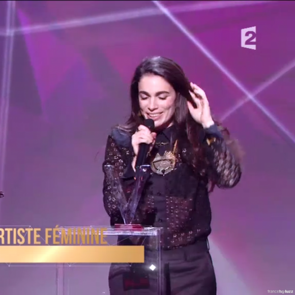 Yael Naim est sacrée artiste féminine de l'année - Victoires de la musique au Zénith de Paris, le 12 février 2016.