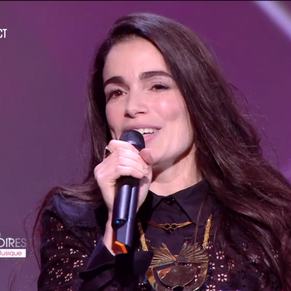 Yael Naim est sacrée artiste féminine de l'année - Victoires de la musique au Zénith de Paris, le 12 février 2016.