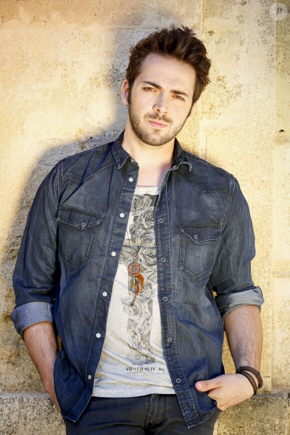 Exclusif - Roxane Le Texier et Sébastien Agius posent lors de leur Liberty Tour à l'hôtel Le Chateau de La Pioline à Aix-en-Provence le 4 août 2014. Photo : Philippe Doignon/BestImage