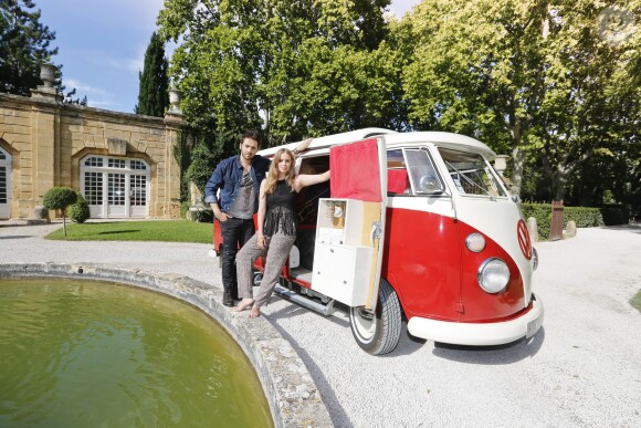 Exclusif - Roxane Le Texier et Sébastien Agius posent lors de leur Liberty Tour à l'hôtel Le Chateau de La Pioline à Aix-en-Provence le 4 août 2014. Photo : Philippe Doignon/BestImage