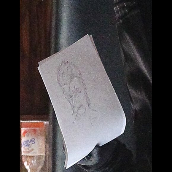 Lady Gaga se fait tatouer sur les côtes le visage de David Bowie par Mark Mahoney au Shamrock Social Club de West Hollywood, le 13 février 2016