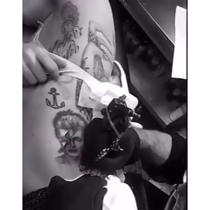 Lady Gaga et son tatouage de David Bowie - Capture d'écran de vidéos issues de Snapchat