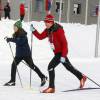 Le prince Haakon de Norvège, la princesse Mette-Marit de Norvège et leurs enfants la princesse Ingrid Alexandra (12 ans) et le prince Sverre Magnus (10 ans) ont fait du biathlon avec des enfants réfugiés dans le cadre des Jeux Olympiques de la Jeunesse à Lillehammer le 13 février 2016, au lendemain de la cérémonie d'ouverture.