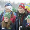 Le prince Haakon, la princesse Mette-Marit de Norvège et leurs enfants la princesse Ingrid Alexandra (12 ans) et le prince Sverre Magnus (10 ans) ont fait du biathlon avec des enfants réfugiés dans le cadre des Jeux Olympiques de la Jeunesse à Lillehammer le 13 février 2016, au lendemain de la cérémonie d'ouverture.