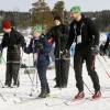 Le prince Haakon, la princesse Mette-Marit de Norvège et leurs enfants la princesse Ingrid Alexandra (12 ans) et le prince Sverre Magnus (10 ans) ont fait du biathlon avec des enfants réfugiés dans le cadre des Jeux Olympiques de la Jeunesse à Lillehammer le 13 février 2016, au lendemain de la cérémonie d'ouverture.